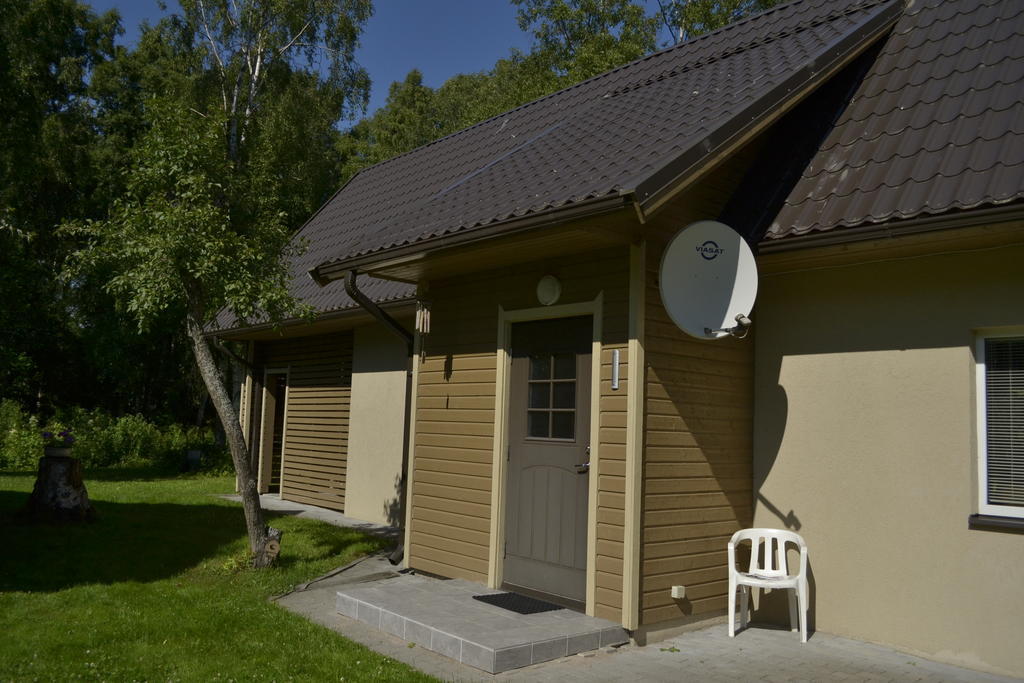 Mere Holiday House Salme Екстер'єр фото