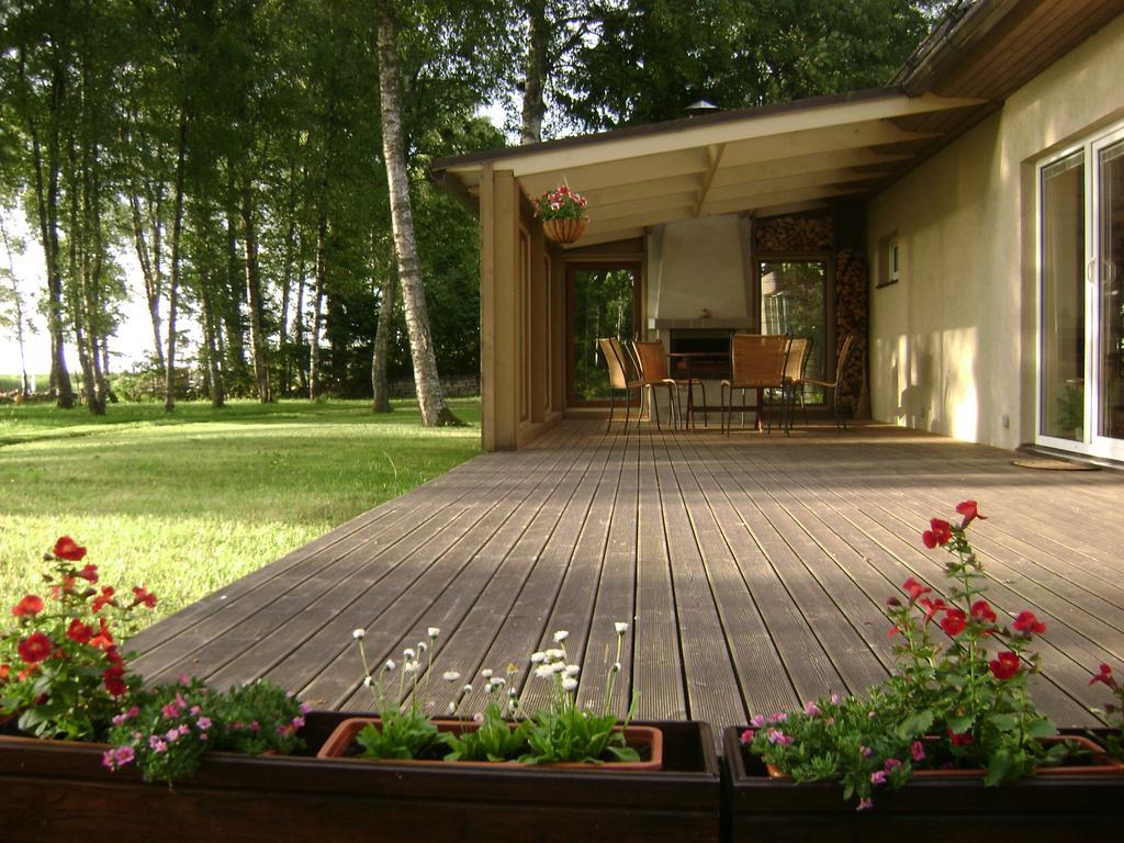 Mere Holiday House Salme Екстер'єр фото