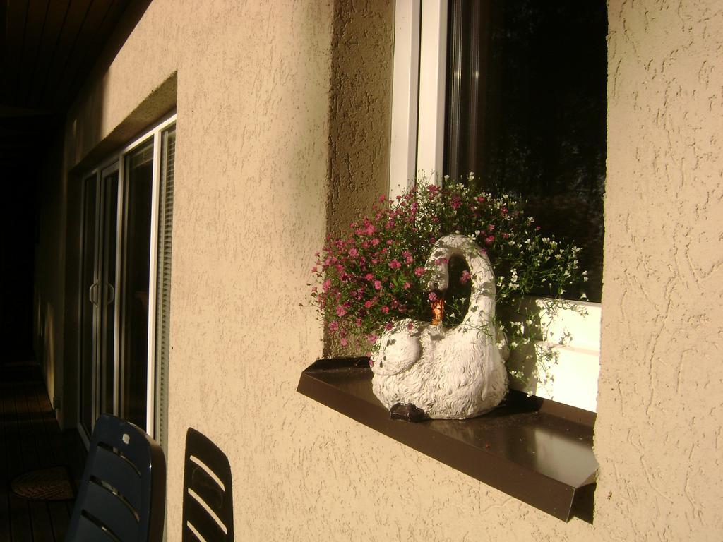 Mere Holiday House Salme Екстер'єр фото