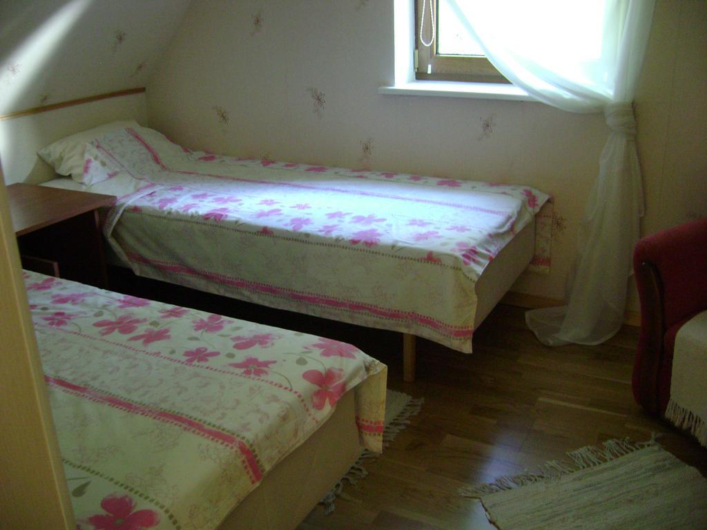 Mere Holiday House Salme Екстер'єр фото