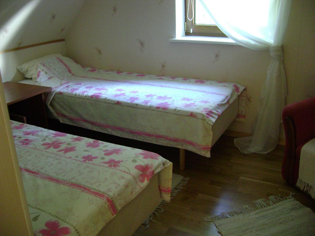 Вілла Mere Holiday House Salme Екстер'єр фото